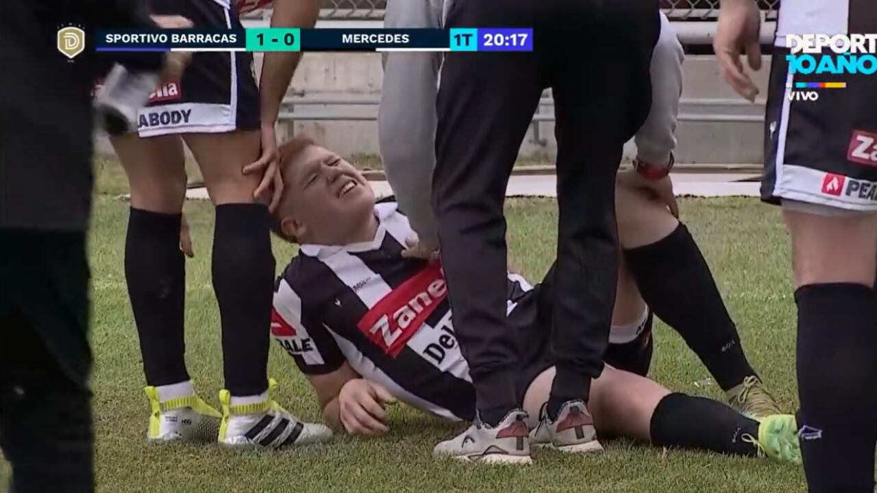 El otro jugador involucrado también terminó lesionado.