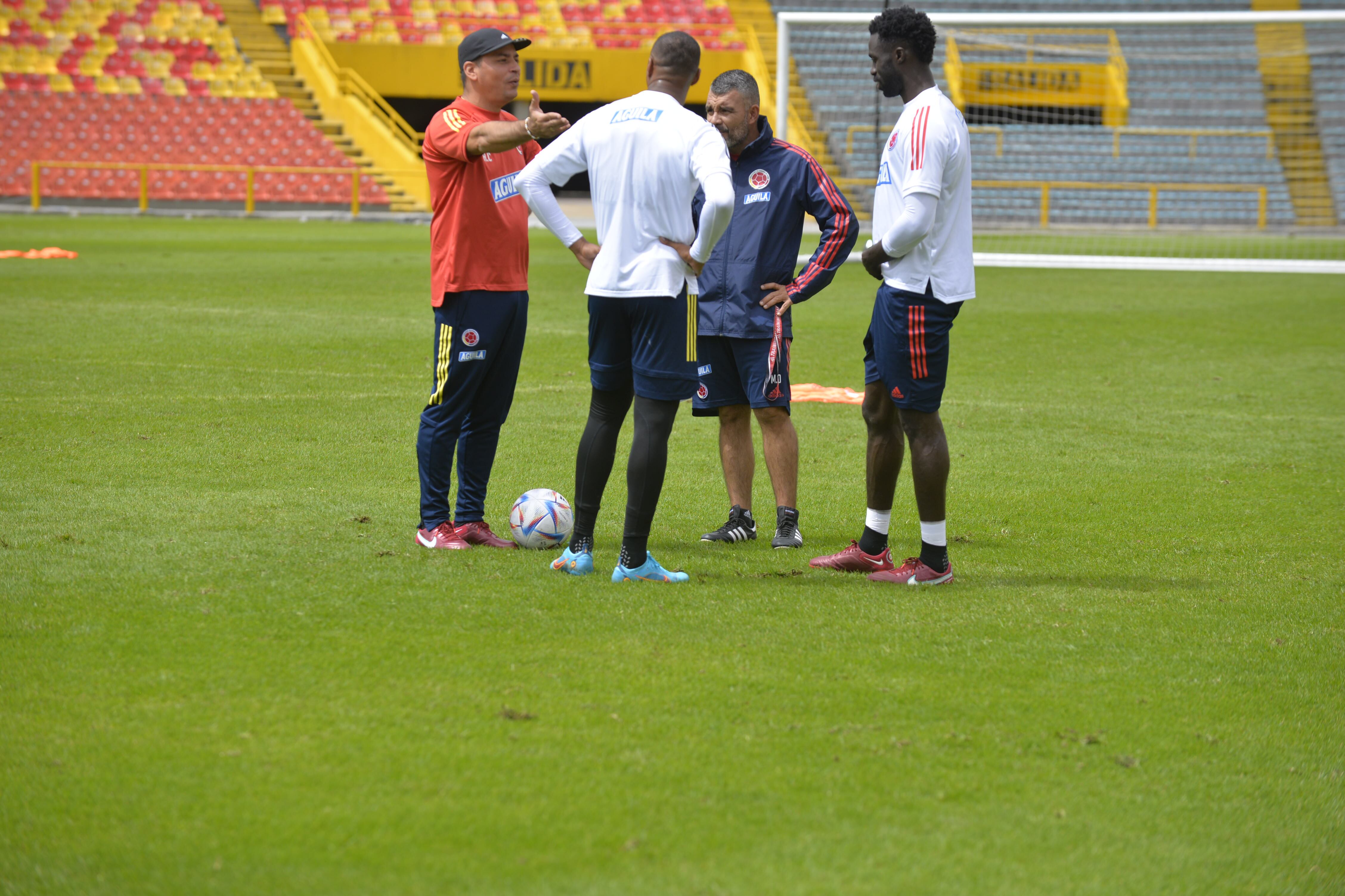 El estratega colombiano tomará riendas ante Arabia y después partirá al torneo Maurice Revello.