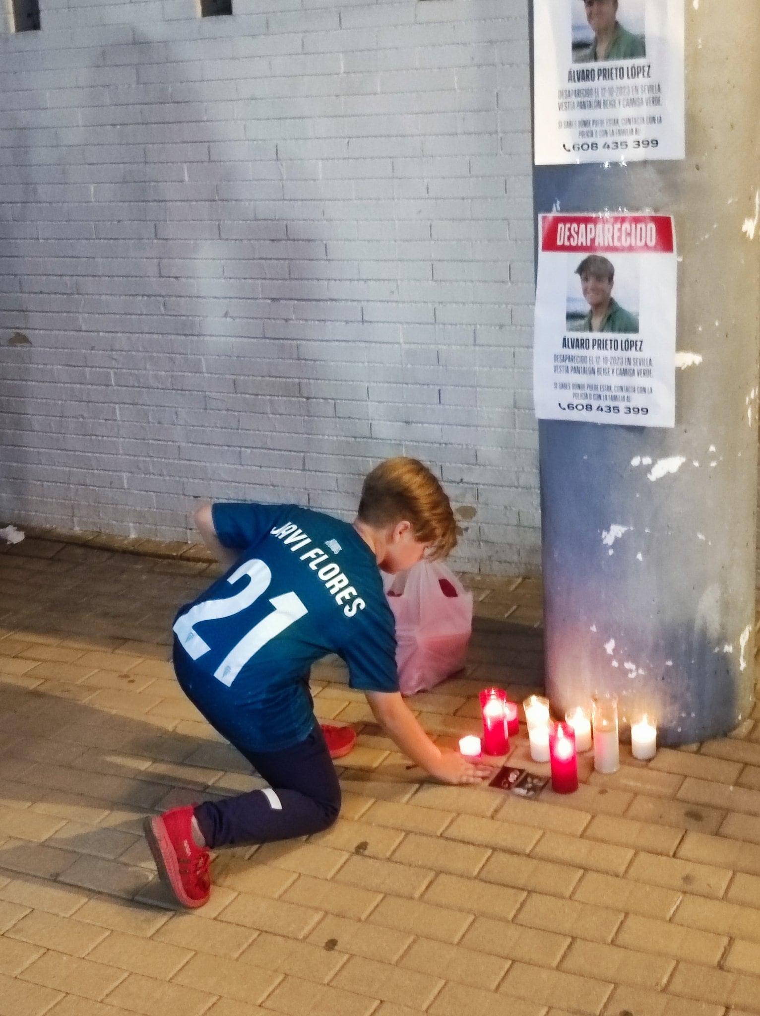 Homenaje a Álvaro Prieto en las afueras del estadio del Córdoba CF.