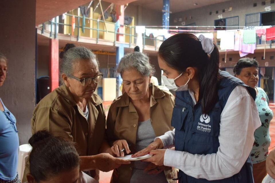 Defensoría alerta por falta de atención médica y precarias condiciones en las que permanecen más mil mujeres presas en Jamundí