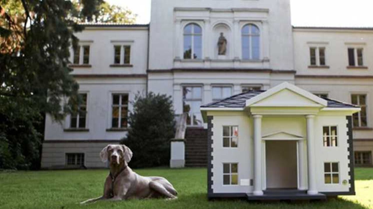 Una réplica de la de sus dueños