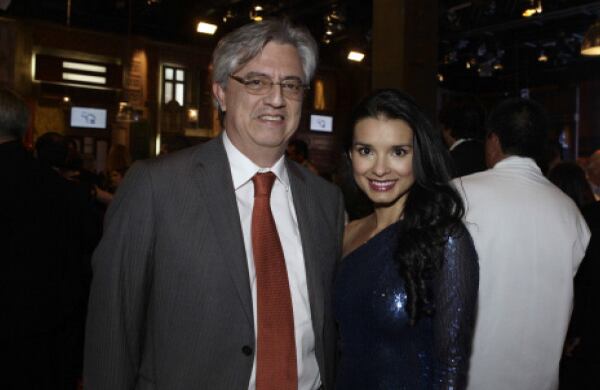 Ricardo Alarcón y Paola Rey.