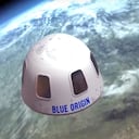 En esta foto proporcionada por Blue Origin, el cohete New Shepard de Blue Origin despega desde una plataforma de lanzamiento de un puerto espacial cerca de Van Horn, Texas, el martes 20 de julio de 2021. El cohete transporta pasajeros Jeff Bezos, fundador de Amazon y la compañía de turismo espacial Blue Origin, su hermano Mark Bezos, Oliver Daemen y Wally Funk. (Origen azul a través de AP)