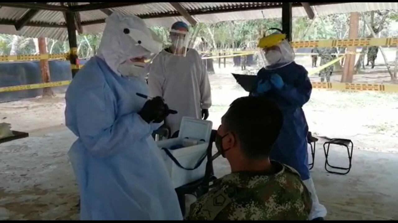 La Dirección de Sanidad Ejercito conformó un equipo de profesionales de la salud para combatir el coronavirus en sus filas.
