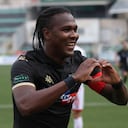 DENIZLI, TURKEY - FEBRUARY 07: Rodallega of Yukatel Denizlispor celebrates after scoring a goal during Turkish Super Lig soccer match between Yukatel Denizlispor and Fraport TAV Antalyaspor at Denizli Ataturk Stadium in Denizli, Turkey on February 07, 2021. (Photo by Sebahatdin Zeyrek/Anadolu Agency via Getty Images)