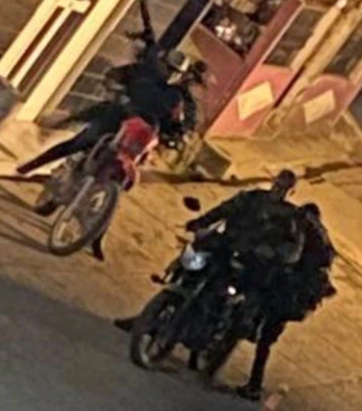 Los hombres hicieron requisas y pidieron documentos