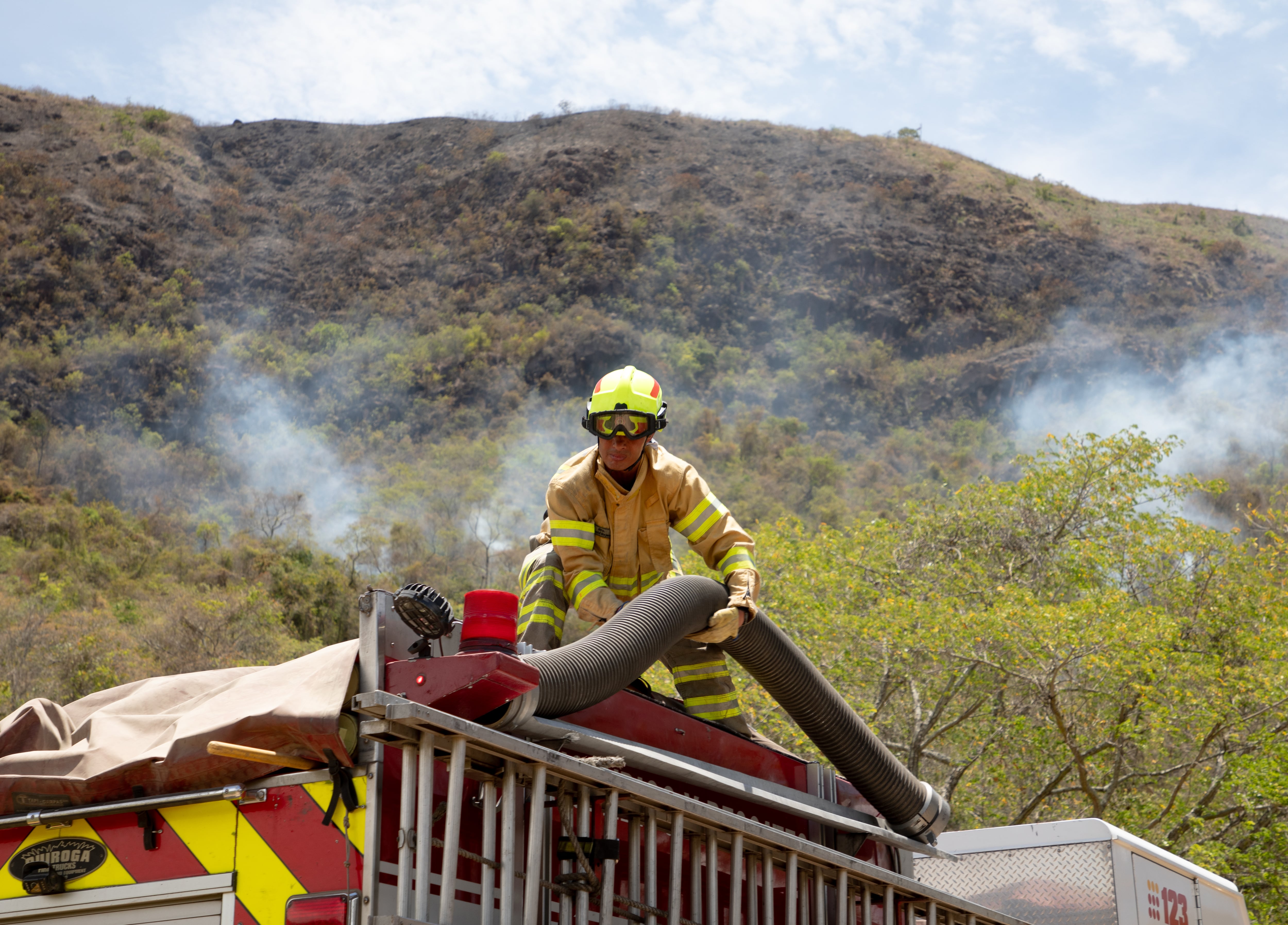 Incendios forestales en el departamento del Tolima 
Bomberos, helicóptero