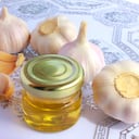 Tanto la miel como el ajo son usados en la gastronomía como en la medicina.