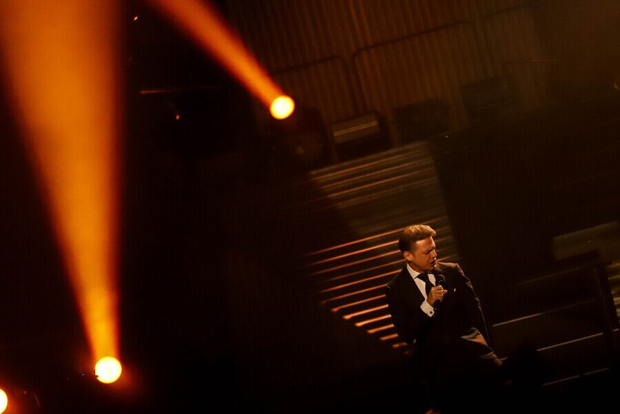 El cantante brilló en la capital colombiana.