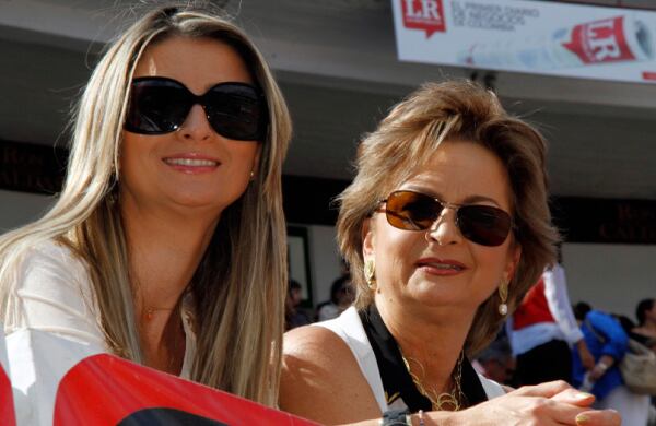 Carolina Cárdenas y Ángela Gómez de Cárdenas.