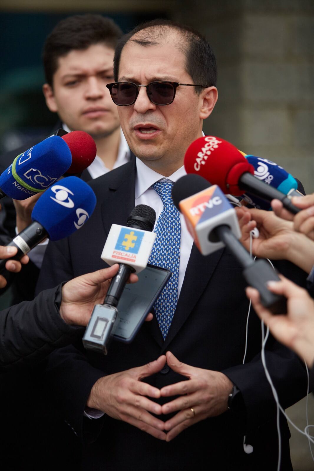 Tras reconocer que fueron unas semanas de contradicciones y ligeros enfrentamientos públicos con el ejecutivo, el fiscal Francisco Barbosa,