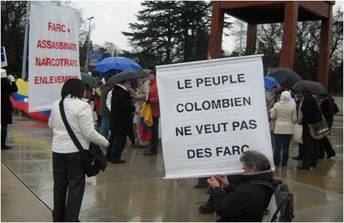 Ni la lluvia, ni los 2 grados centígrados, ni la distancia impidieron que colombianos que viven en Ginebra, Suiza, salieran a marchar. 