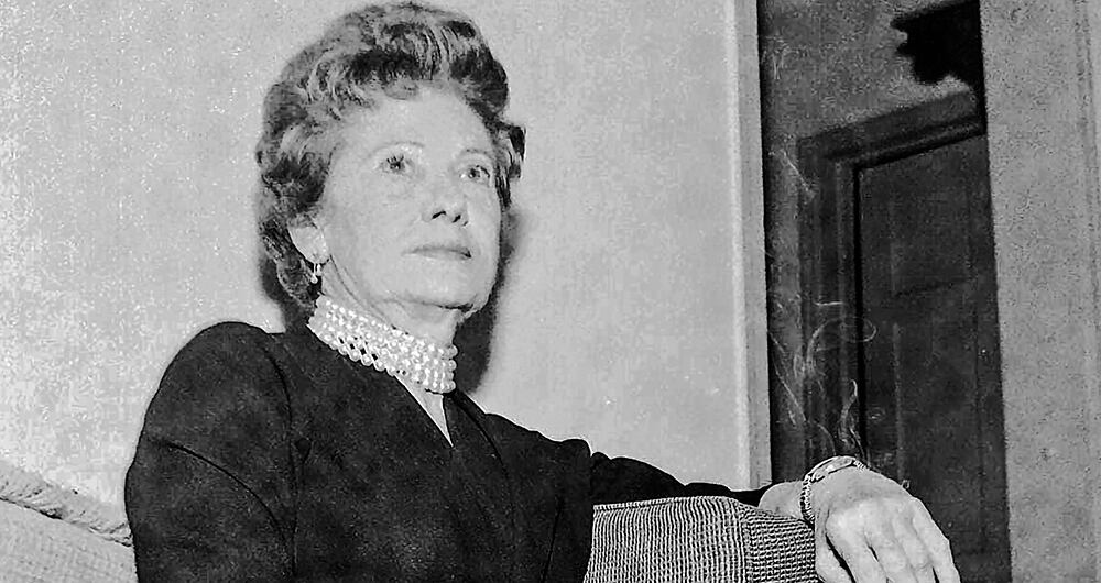 Fue una periodista, maestra, política y feminista sufragista. 