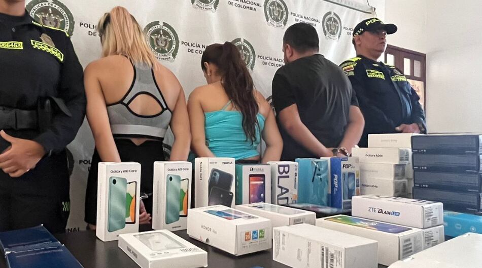 Capturados por robo de celulares en Medellín.