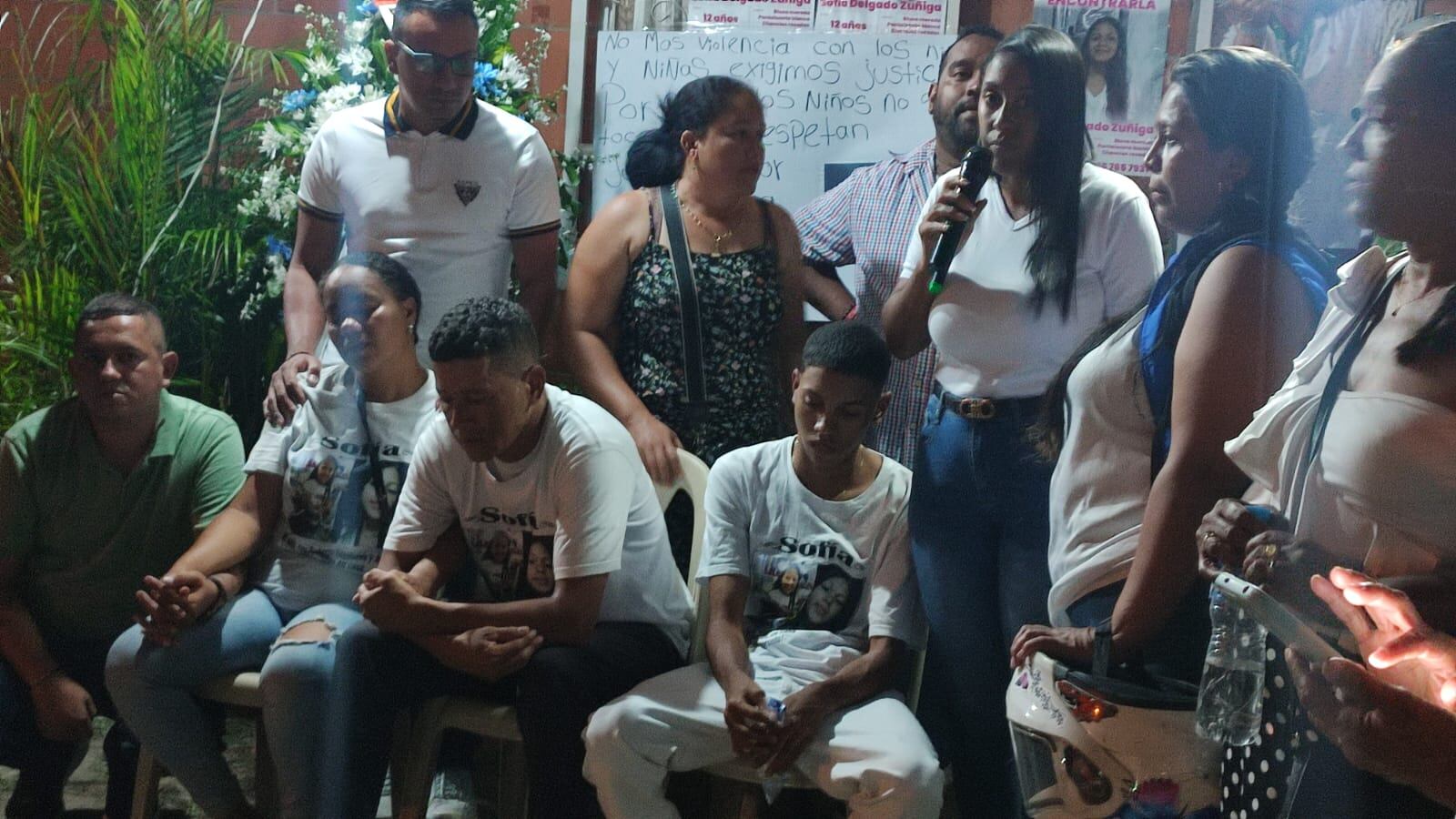 Sofía Delgado, de 12 años, estaba desaparecida desde la tarde del domingo 29 de septiembre. Familiares hicieron velatón para recordarle.