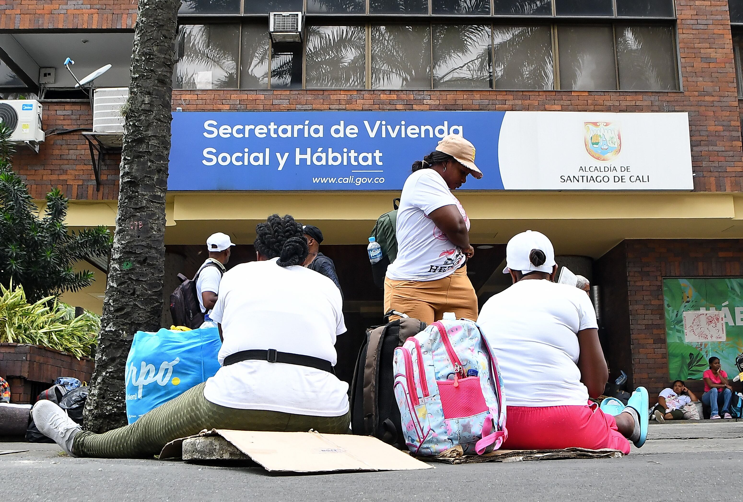 Continúa la jornada de protestas de los Indigenas en Cali , Secretaria de Vivienda , 5 AN. con Calle 20 N _  B/ Versalles, Fotos Wirman Rios,  Cali Julio 24 de 2024, EL PAIS