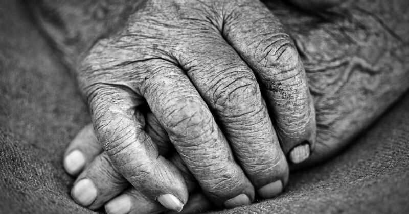 Saturnino de la Fuente había recibido el 10 de septiembre de 2021, a sus 112 años y 211 días, el reconocimiento del Guinnes World Records como el hombre más longevo. Imagen de referencia.