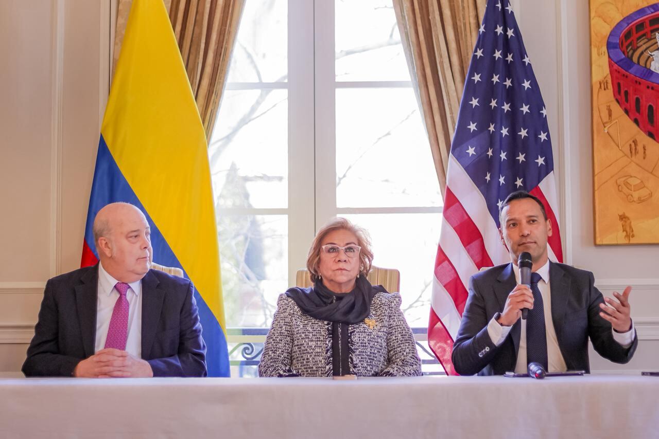 Daniel García-Peña, Rosa Villavicencio y Pedro Sánchez.