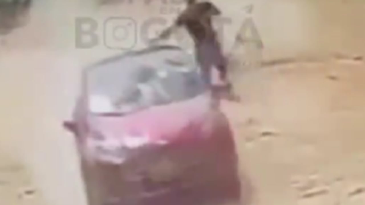 La situación habría ocurrido por la forma en la que estaba parqueado un carro.