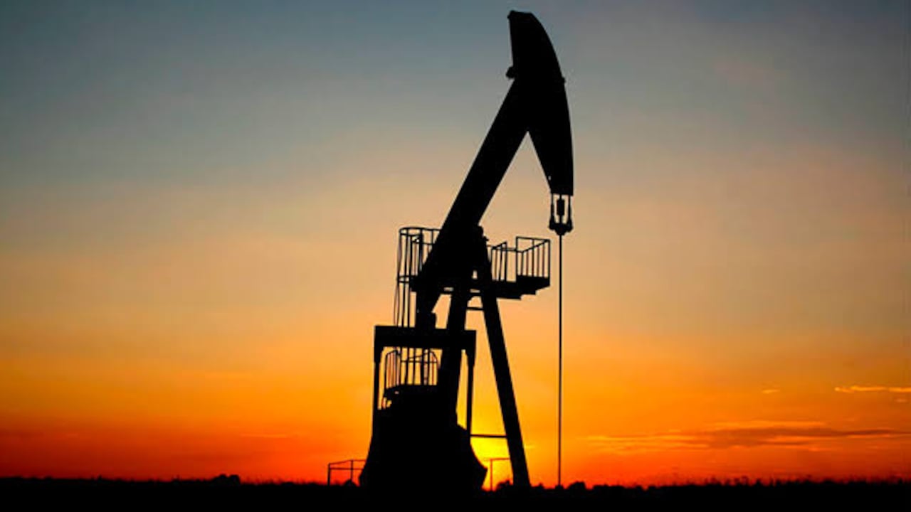 El petróleo Brent se ha mantenido por encima de los US$100 por barril durante septiembre, mientras las disrupciones en el Estrecho de Ormuz continúan afectando los mercados de energía y fertilizantes.