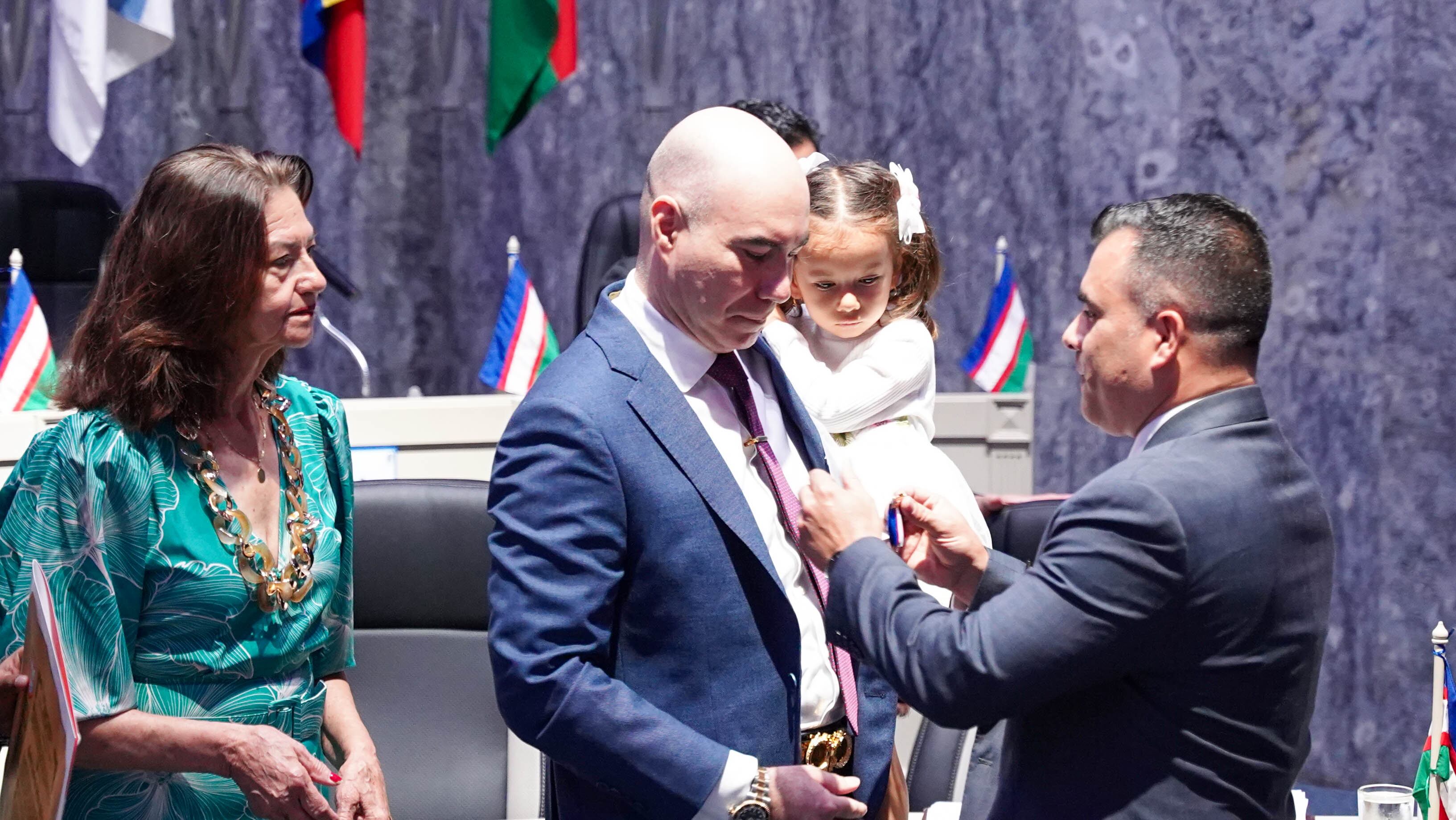 Reconocimiento al rector de la Universidad Santiago de Cali, Carlos Andrés Pérez