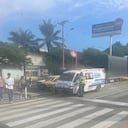 Inmovilizan ambulancia por estar realizando transporte de pasajeros en el día sin carro.