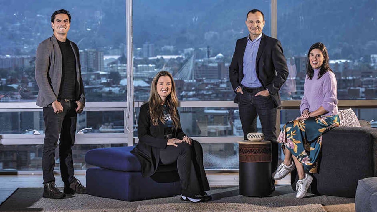 De izquierda a derecha: Felipe Ochoa, cofundador de Pixie; Margarita Cabal, CEO de Páramo Snacks; Juan Felipe Isaza, gerente general de Kimberly Clark para Colombia y Ecuador, y Paula Rey, directora de mercadeo de Diageo. Locación: WeWork carrera 19 con calle 100, Bogotá. Foto tomada el 12 de marzo de 2020.
