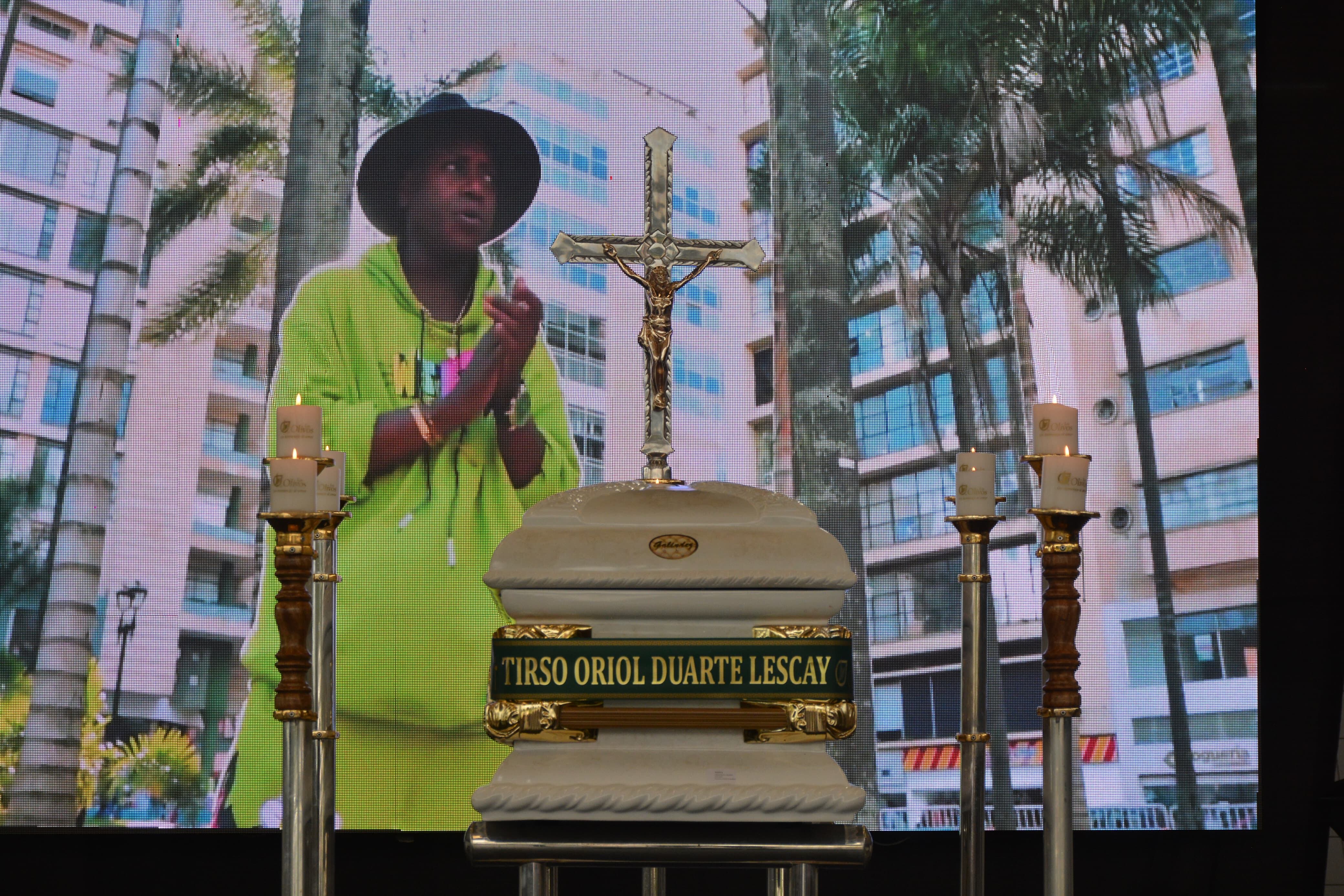 Funeral del músico cubano Tirso Duarte en el coliseo María Isabel Urrutia de Cali.