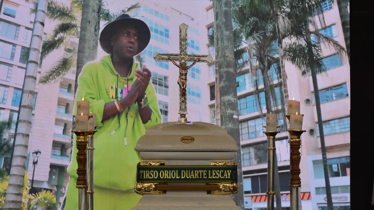 Funeral del músico cubano Tirso Duarte en el coliseo María Isabel Urrutia de Cali.