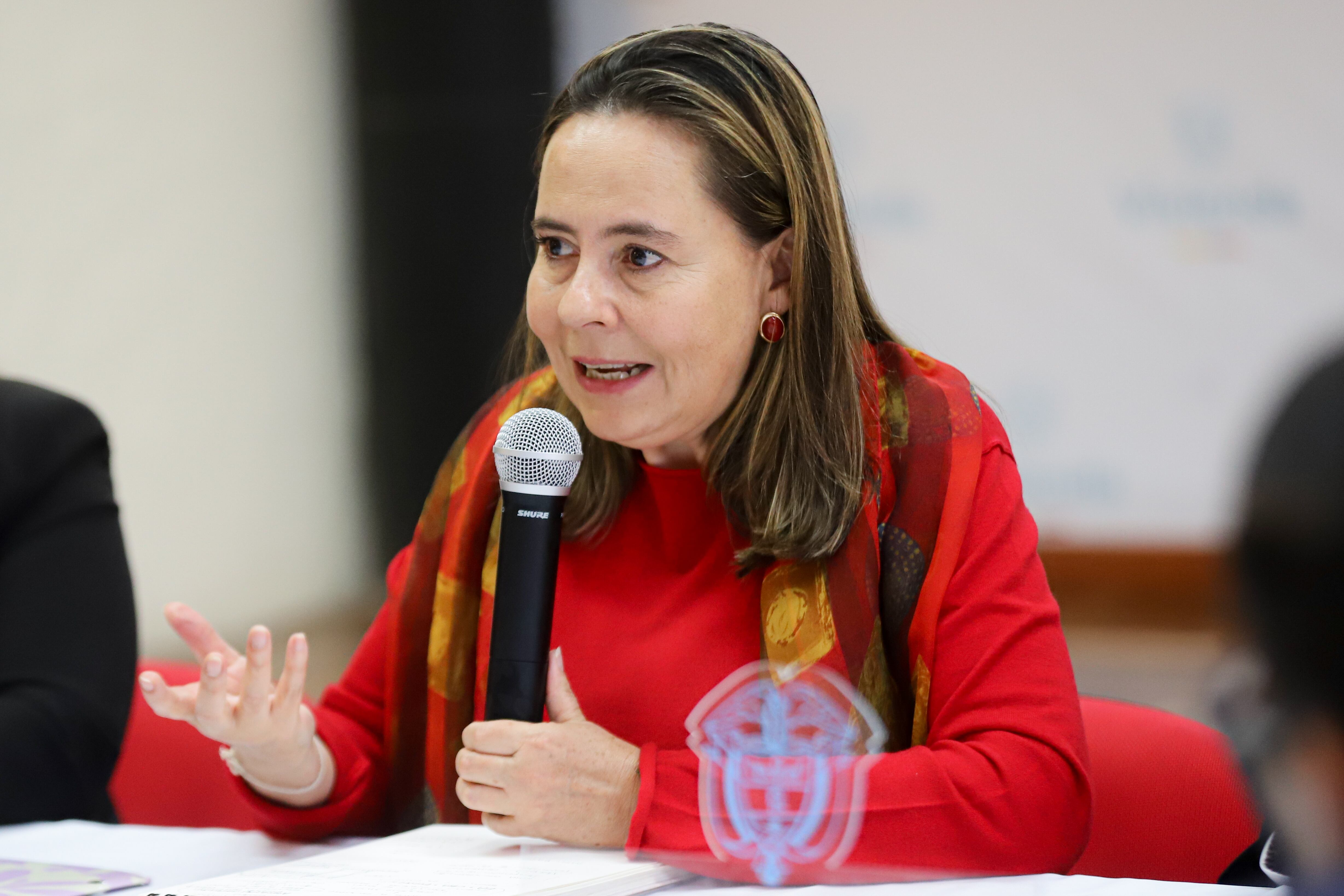 Rueda de prensa Ministra de Vivienda Helga María Rivas