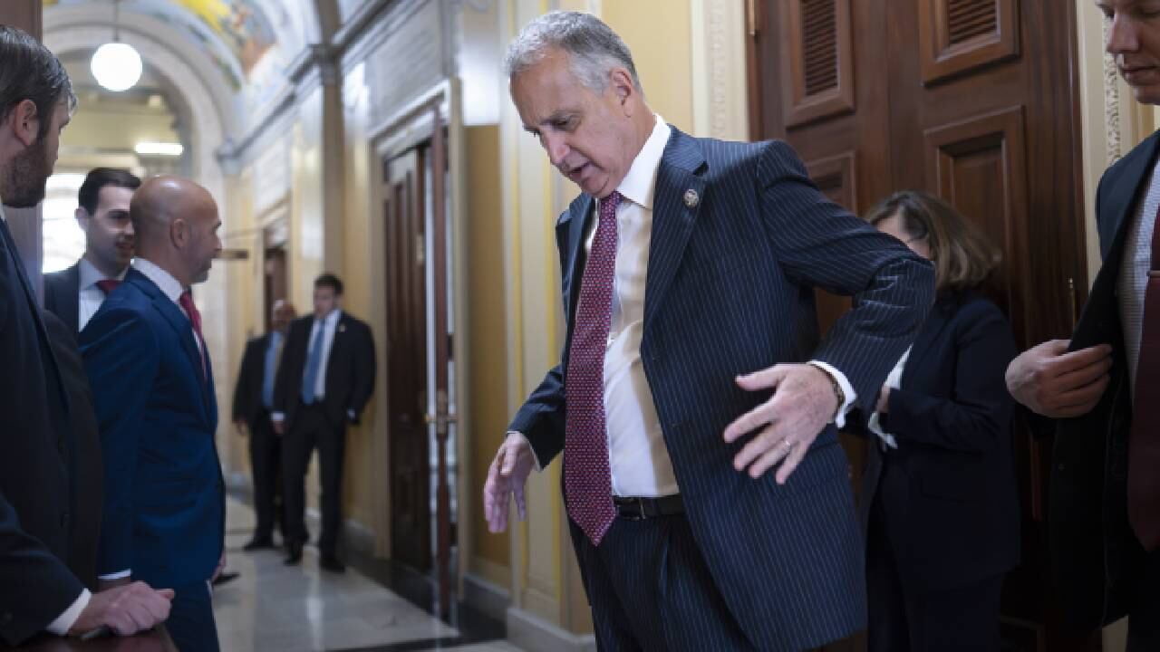 Representante Mario Díaz Balart, republicano por Florida, presentó propuesta que podría recortar asistencia a Colombia.