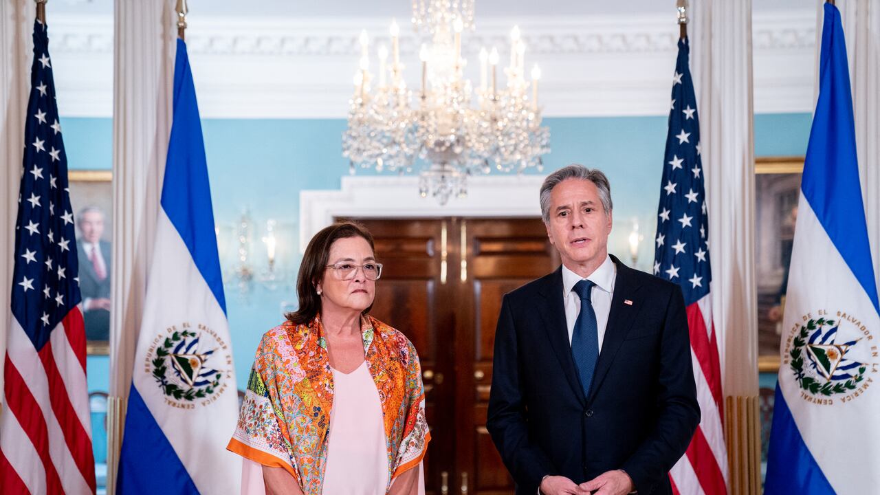 El Secretario de Estado de los Estados Unidos, Antony Blinken, y la ministra de Relaciones Exteriores de El Salvador, Alexandra Hill.