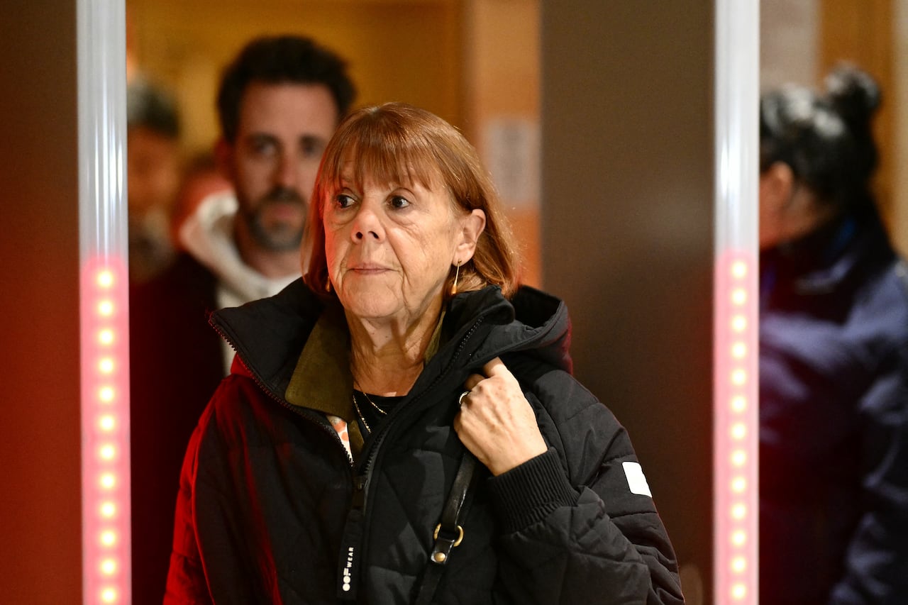 Gisele Pelicot a la salida de la Corte.