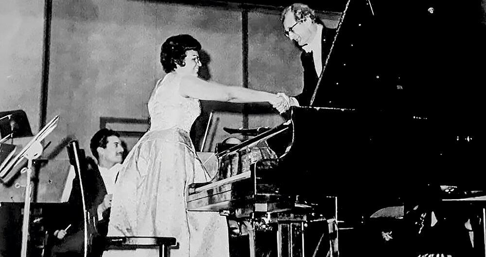 Debut de Helvia Mendoza en el Teatro Colón, con la Sinfónica.