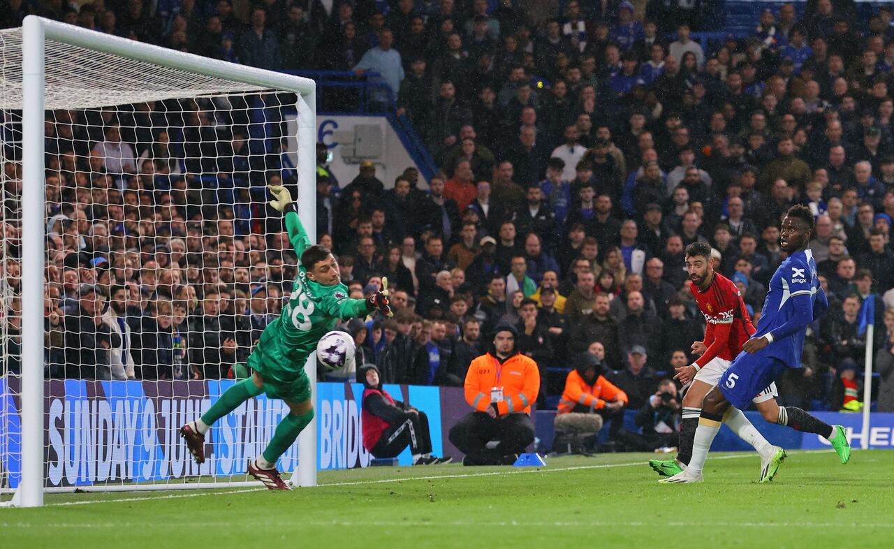 Chelsea FC vs. Manchester United se sacaron 'chispas' en el clásico de la jornada