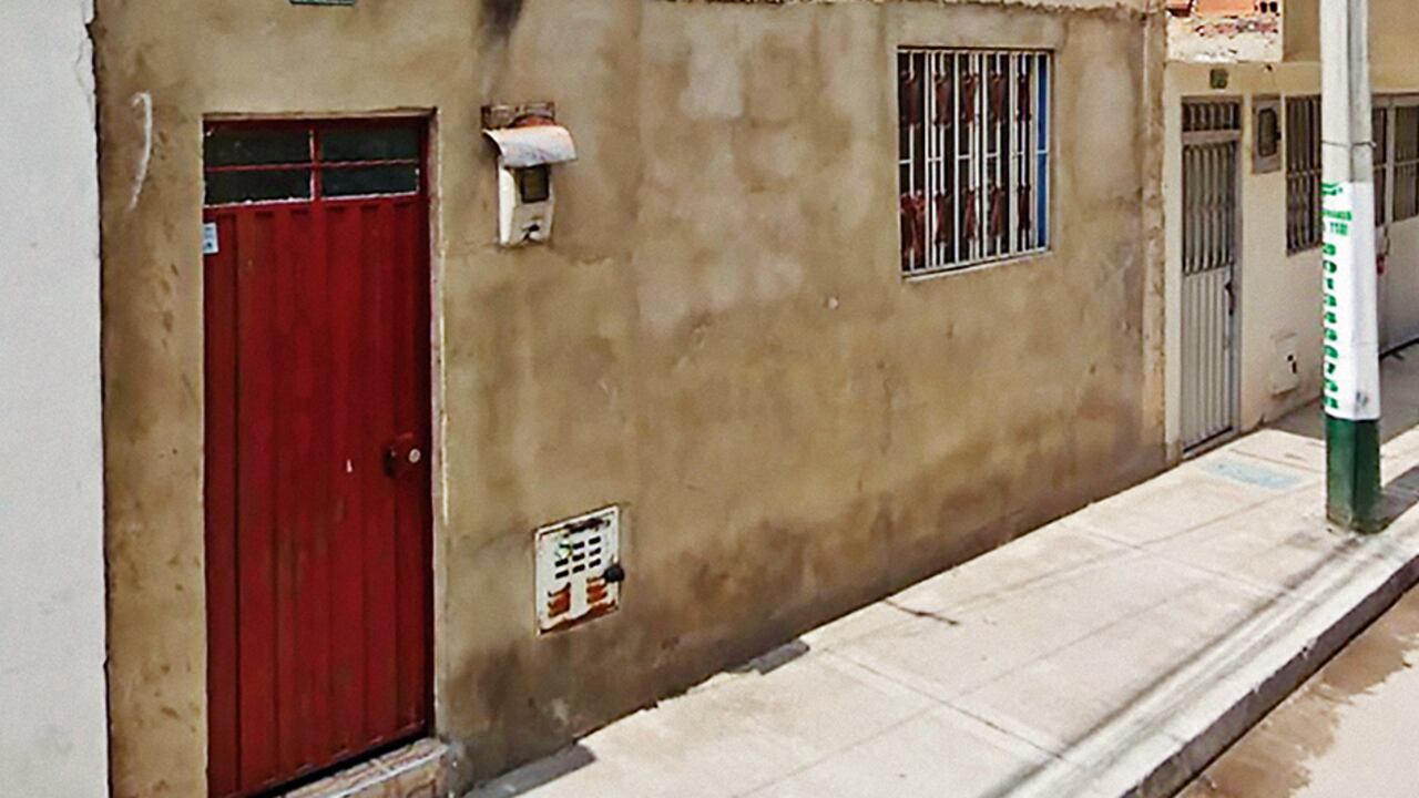 Esta es la casa de torturas ubicada en el barrio Bella Vista, localidad de Kennedy. La Fiscalía adelantó una inspección y encontró evidencias del macabro asesinato de Jhonatan Steven Fuemayor. Su cuerpo fue embolsado y arrojado a la basura.