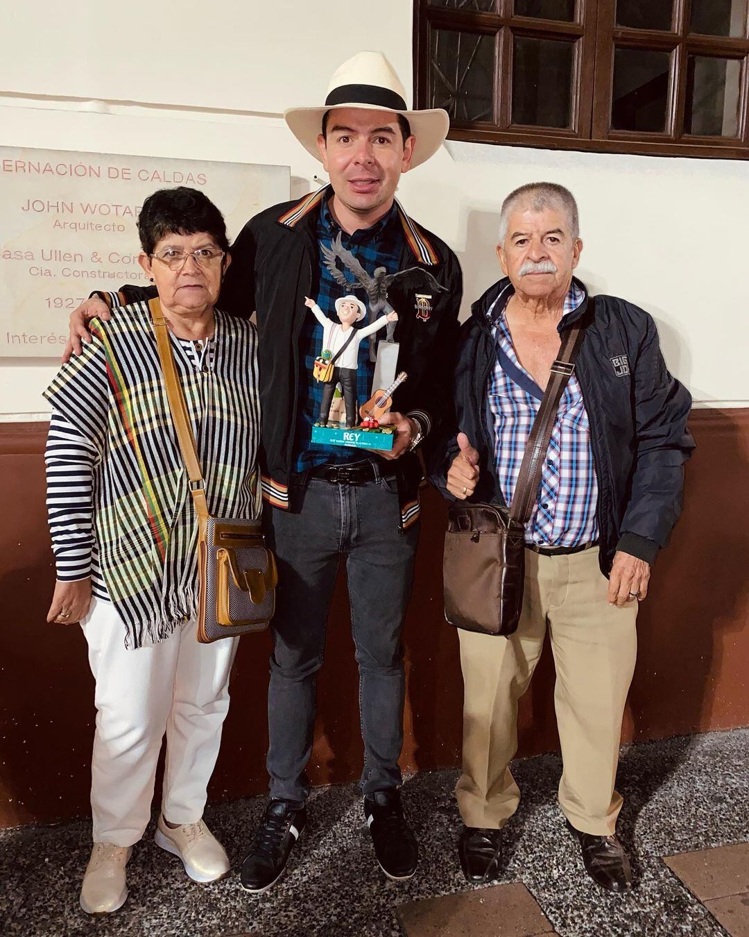 'El orejón' se coronó como Rey Nacional de la Trova Feria de Manizales 2024