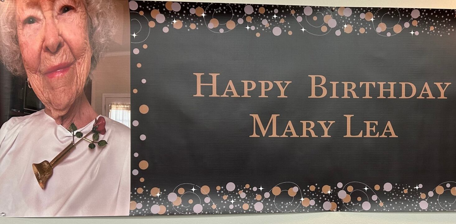 La mujer vive en Estados Unidos.