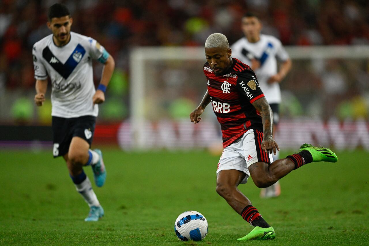 Flamengo derrotó a Vélez Sarfield con un marcador global de 6 a 1. (Photo by MAURO PIMENTEL / AFP)