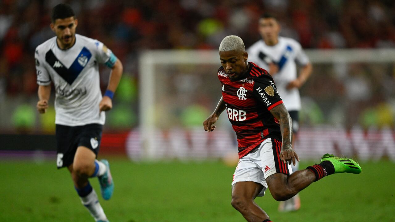 Flamengo derrotó a Vélez Sarfield con un marcador global de 6 a 1. (Photo by MAURO PIMENTEL / AFP)