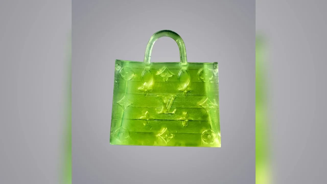 El objeto, apenas visible para el ojo humano, tiene dimensiones de 0,65 por 0,22 por 0,7 milímetros.