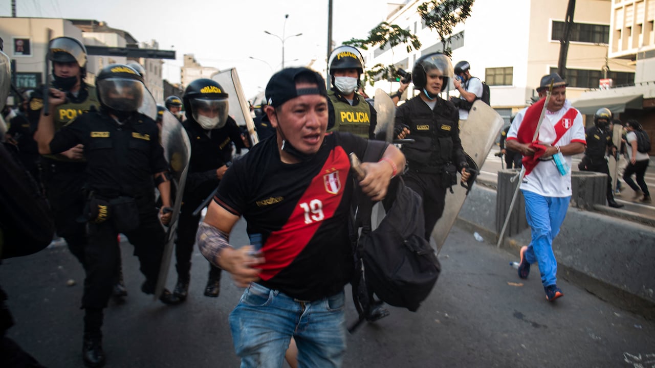 Graves protestas en Perú (Photo by ERNESTO BENAVIDES / AFP)