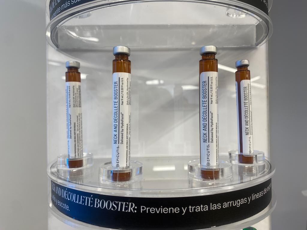 Los ‘booster’ son potentes sueros, hechos de principios activos que tratan varios problemas de la piel como el acné, la sequedad, las manchas, las arrugas y la pérdida de tonicidad.