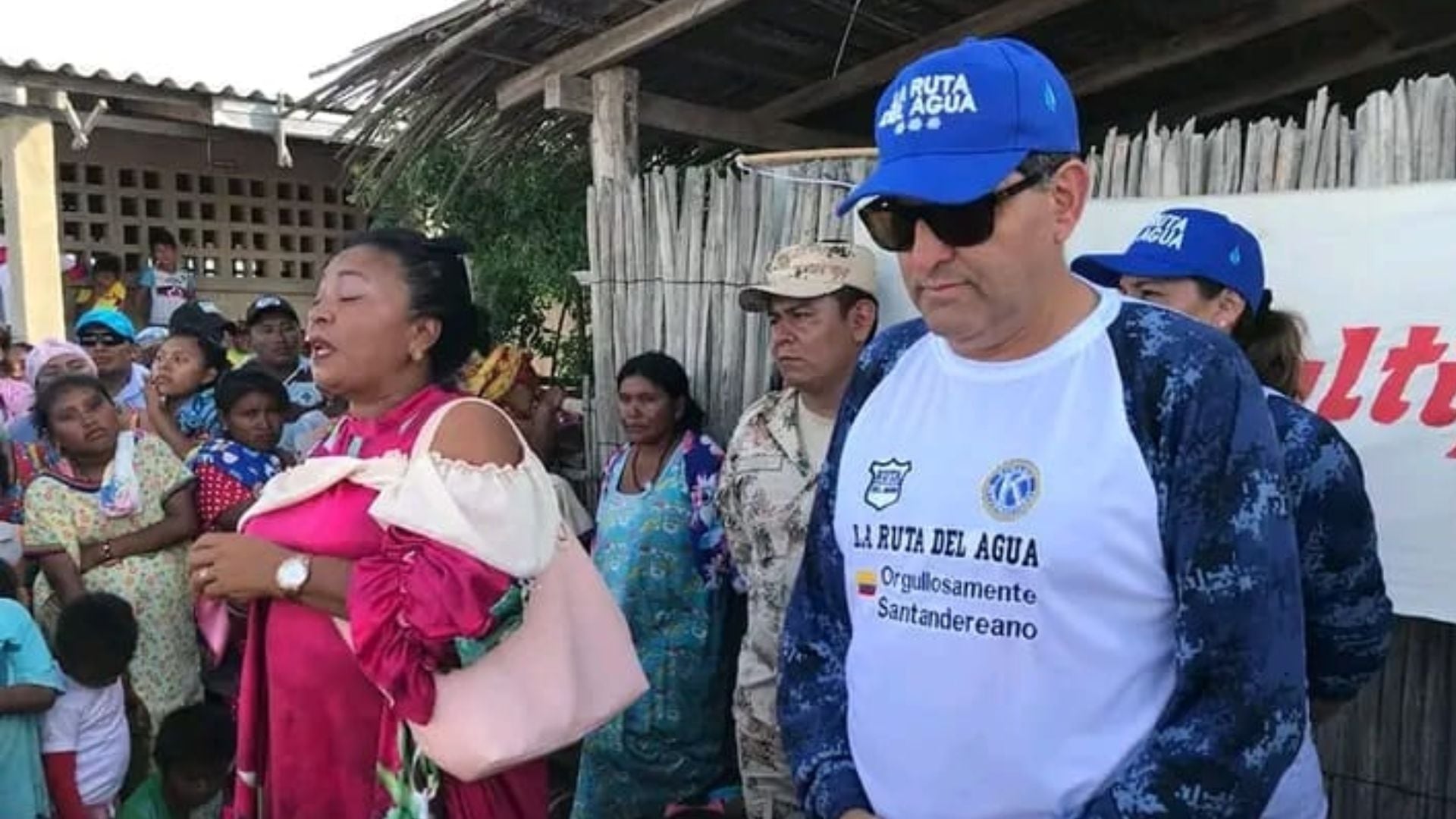 Jornada humanitaria que lleva agua, ropa y víveres a las comunidades wayuu, con prioridad para los niños.