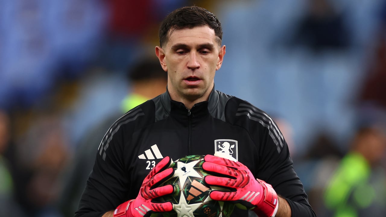 Dibu Martínez, figura en el Aston Villa de Unai Emery.