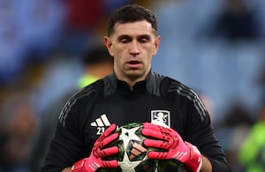 Dibu Martínez, figura en el Aston Villa de Unai Emery.