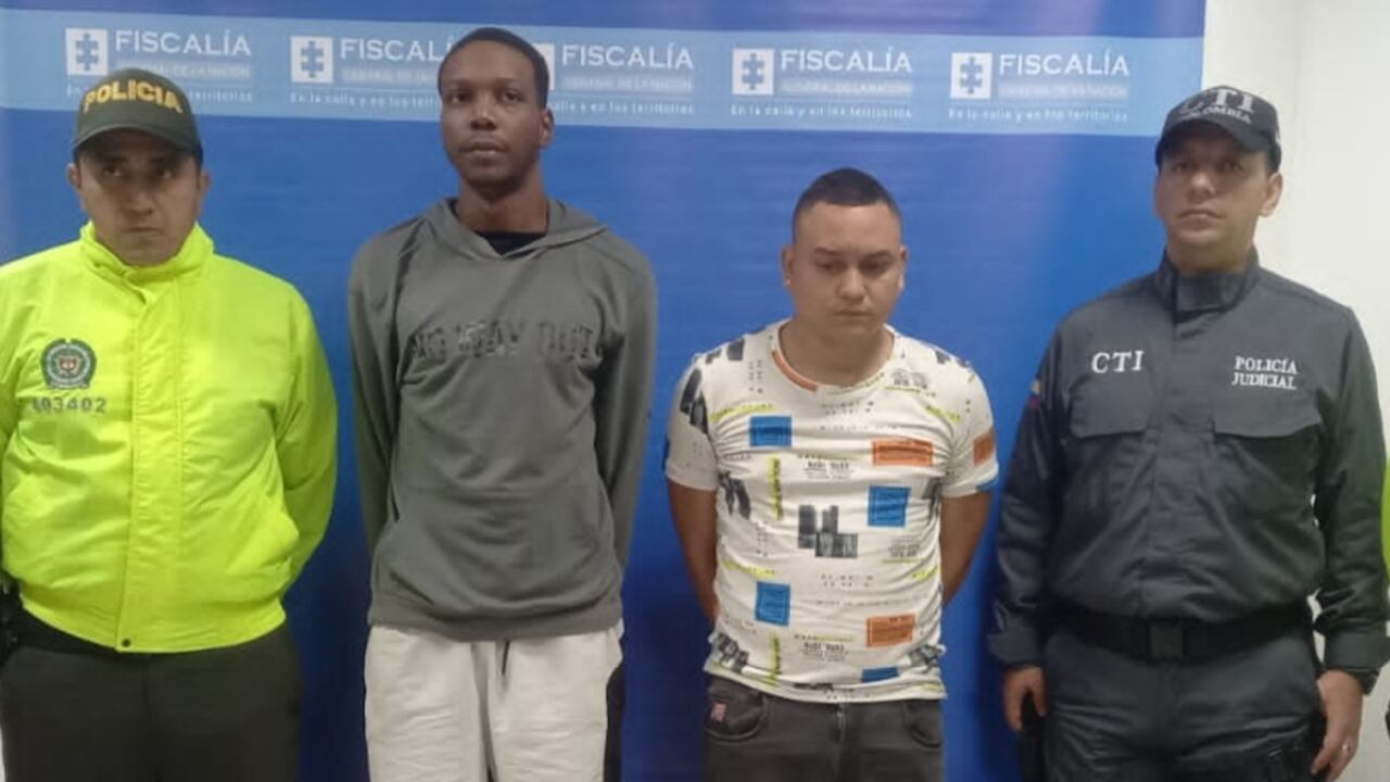 A la cárcel dos hombres involucrados en el homicidio de una joven de 17 años cuando salía de un colegio en Cali.
