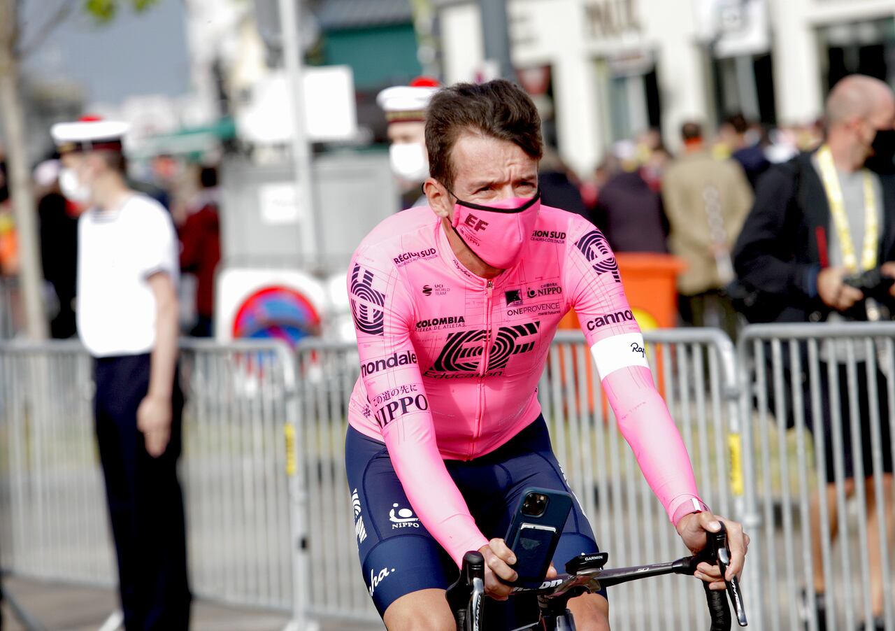 PRESENTACION EQUIPOS TOUR 2021