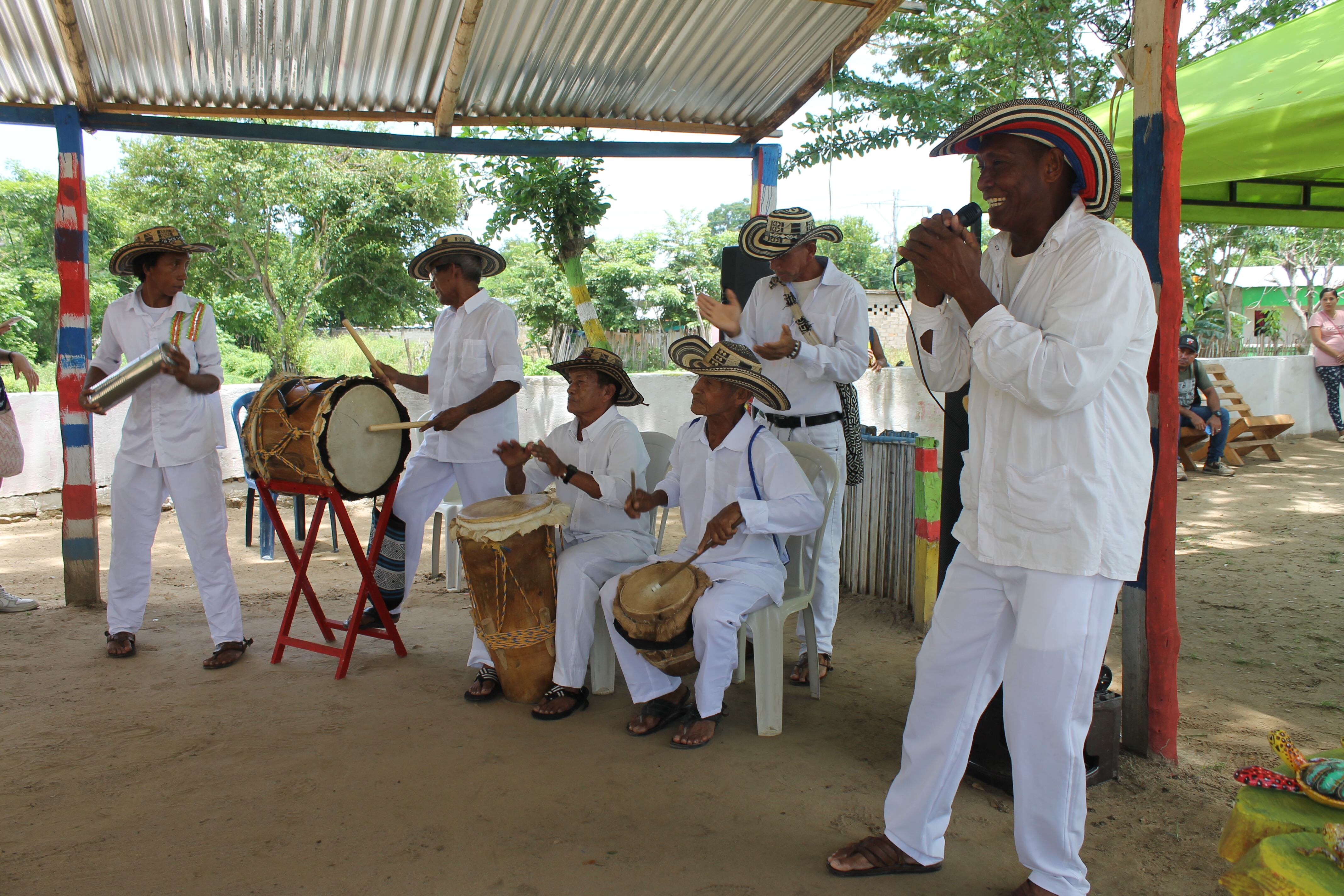 ¿Cómo llegar a Mompox desde Cartagena y qué planes hacer en este encantador destino de Colombia?