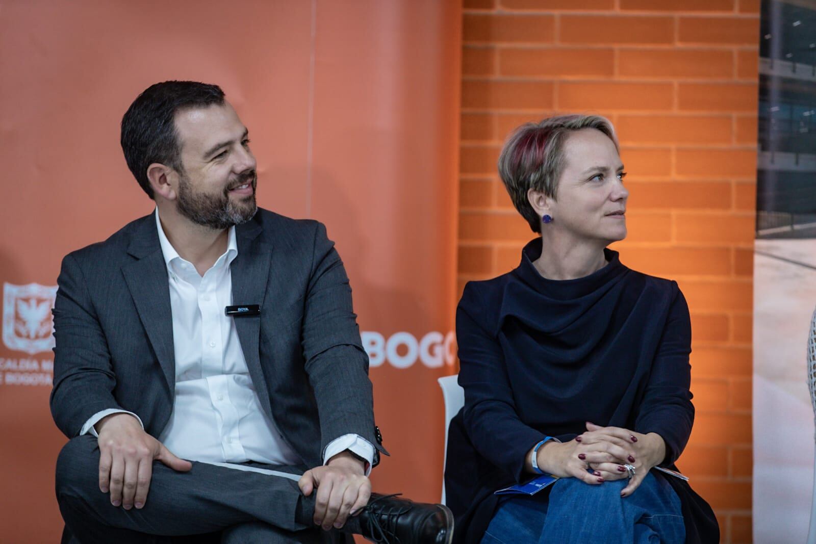 Alcalde Carlos Fernando Galán y secretaria de Educación, Isabel Segovia